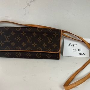 LOUIS VUITTON Pochette Twin GM Monogram crossbody bag Monogram Canvas clutch